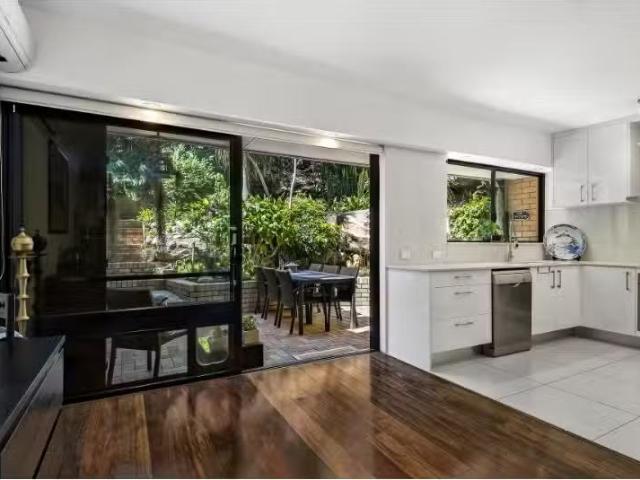 Cozy 3 BR 4/2d Battle Boulevard, Seaforth Townhouse for rent.