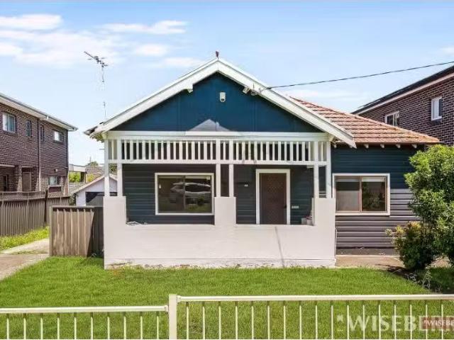 Cheap 3 BR 44 Carnation Avenue, BANKSTOWN House for rent List.