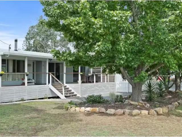 Just in! 3 BR 44 Wollombi St, Broke House for rent Listed by.