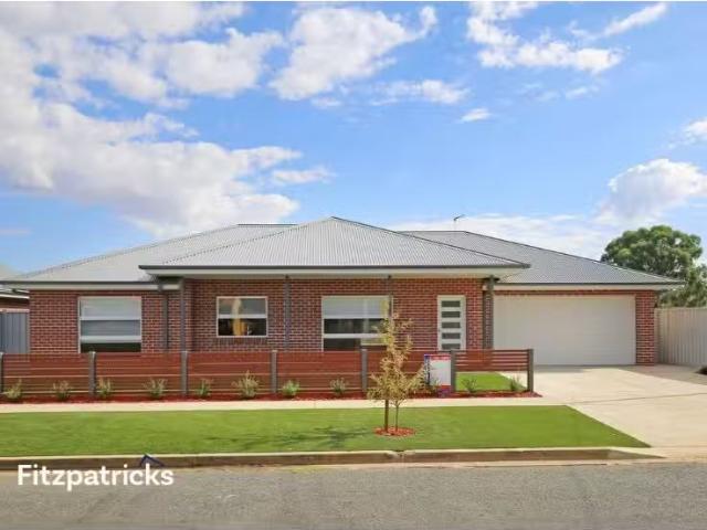 Cheap 3 BR 46 Albury Street, Wagga Wagga Apartment for rent L.