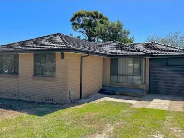 Rental! 3 BR 49 GLADSTONE PARADE, RIVERSTONE House for rent L.