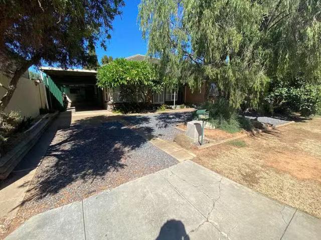 For Rent! 3 BR 4 Dublin Avenue, Salisbury Downs, SA 5108