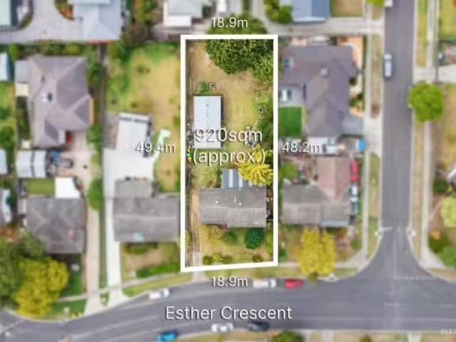 Unique 3 BR 50 Esther Crescent, Mooroolbark VIC 3138 House A.