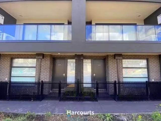 Deal! 3 BR 5/23 Tribute Road, Craigieburn, VIC 3064 Townhous.