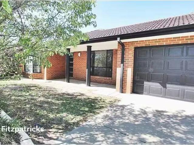 Charming 3 BR 53 Mima Street, Glenfield Park House for rent L.