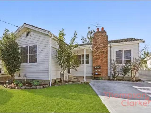 Cozy 3 BR 54 Hinder Street, EAST MAITLAND House for rent List.