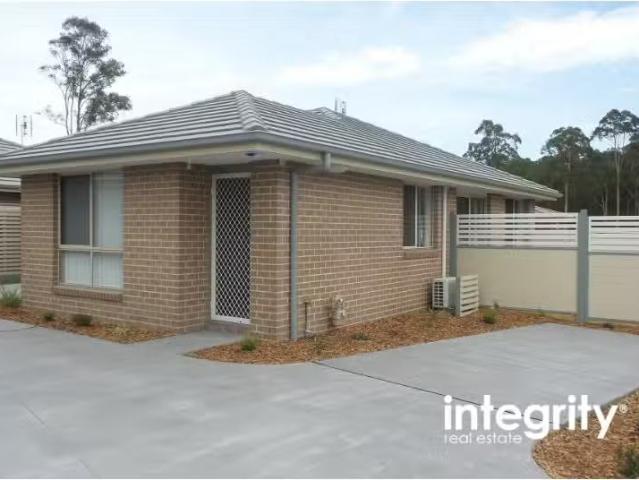 Cheap 3 BR 5/5 Elian Crescent, South Nowra House for rent Lis.