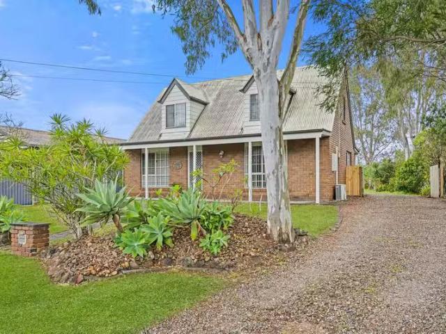 Cheap 3 BR 57 Ferry Road, THORNESIDE, QLD 4158 House for Rent