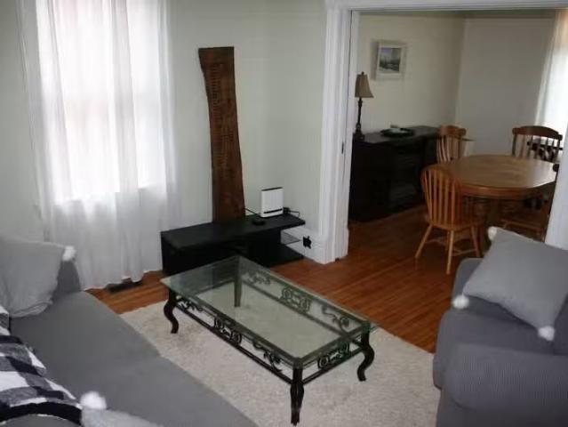 For Rent! 3 BR 58708472 177 Athol Street East