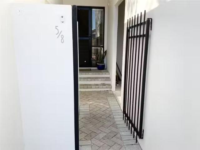 Cheap 3 BR 5/8 Bethnal Green, JOONDALUP, WA 6027 Townhouse f.