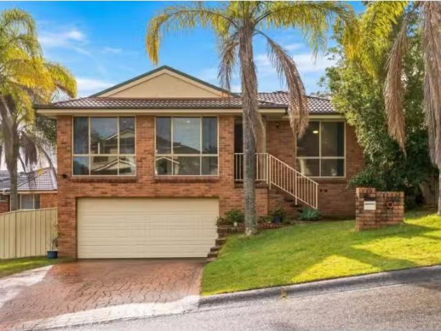 Unique 3 BR 5 Tesoriero Tce, Tumbi Umbi House for rent Listed.