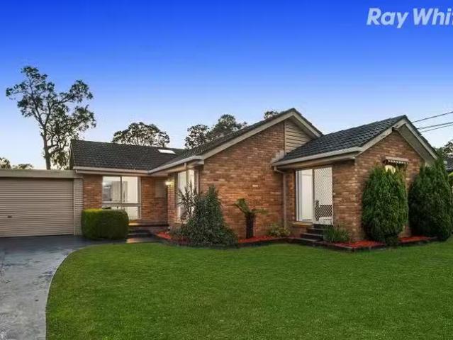 Rental! 3 BR 5 Thornley Close, Ferntree Gully, VIC 3156