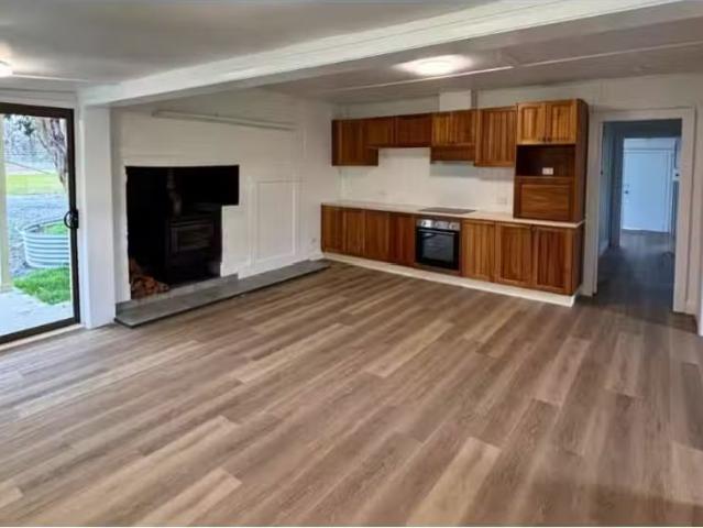 Unique 3 BR 5 Dwyer Lane, Lewis Ponds via, ORANGE House for re.
