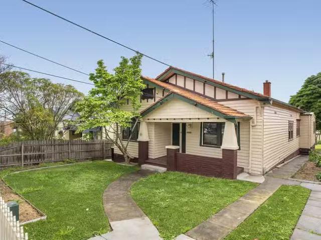 Deal! 3 BR 5 Hopetoun Street, Moonee Ponds, VIC 3039