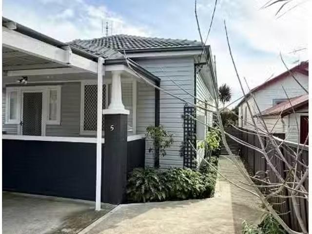 Nice 3 BR 5 Rawson St, Mayfield House for rent Listed by Rent.