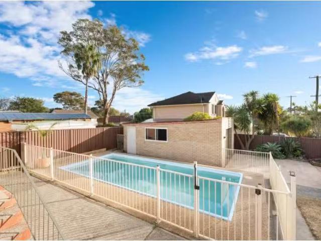 Rental! 3 BR 603 Princes Highway, Kirrawee House for rent Lis.