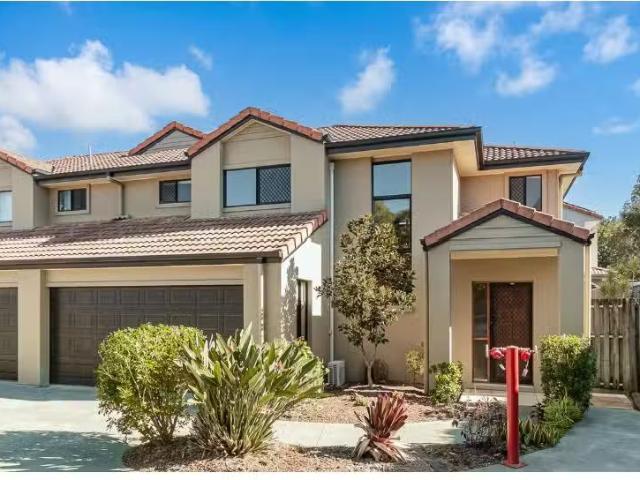 Cozy 3 BR 6/1 Inland Drive, Tugun Townhouse for rent Listed b.