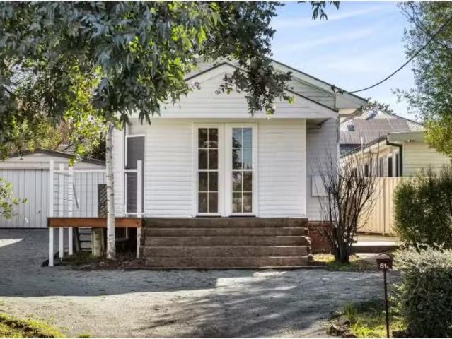 For Rent! 3 BR 61A Woodward Street, Orange House for rent Lis.