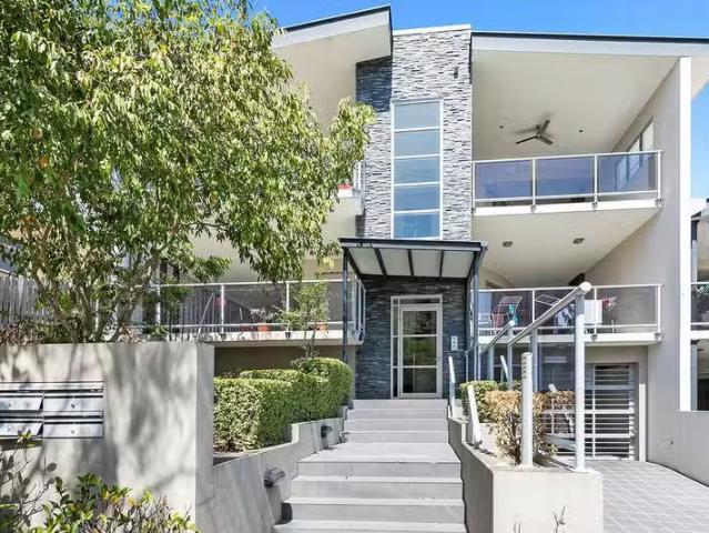 Nice 3 BR 6/67 Bellevue Terrace, ST LUCIA, QLD 4067 Apartmen.