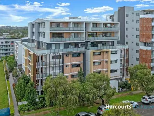 New 3 BR 68/9 11 Weston Street, Rosehill Apartment for rent L.