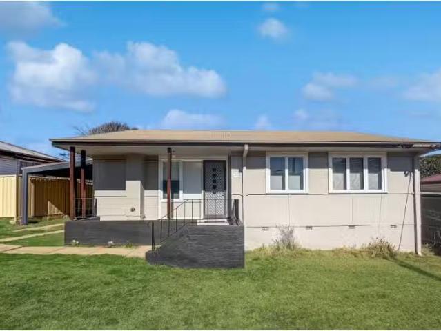 Cozy 3 BR 68 Denison Street, Cooma House for rent Listed by M.