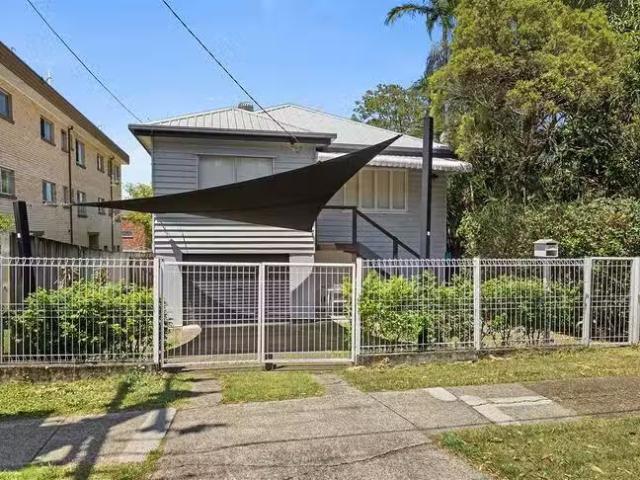 New 3 BR 68 Marquis Street, Greenslopes, QLD 4120