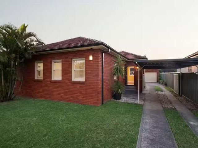 New 3 BR 6 Blair Avenue, East Hills House for rent Listed by.