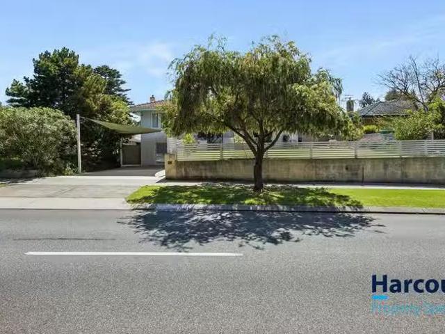 Deal! 3 BR 70 Oceanic Drive, FLOREAT, WA 6014 House for Rent
