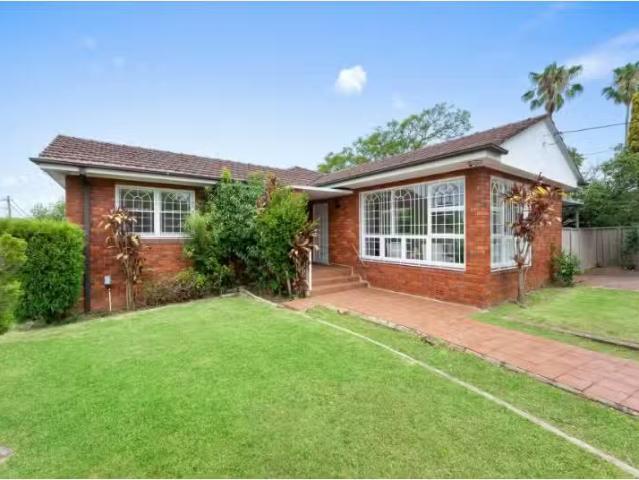 Cheap 3 BR 72 Fitzroy St, BURWOOD House for rent Listed by Da.