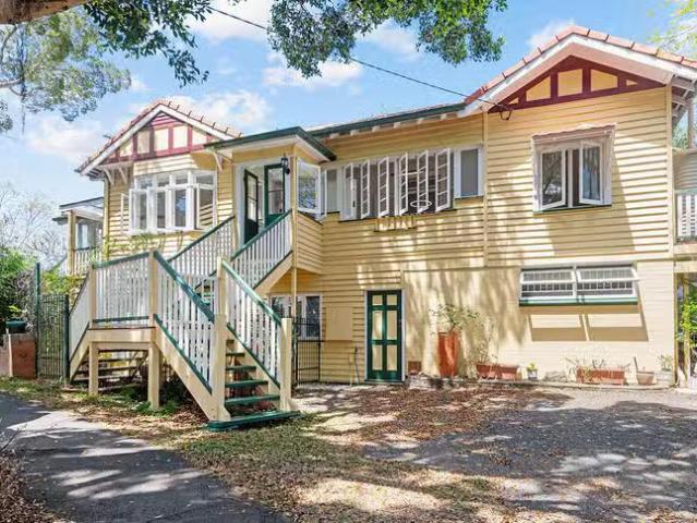 Nice 3 BR 74 Scott Road, Herston, QLD 4006