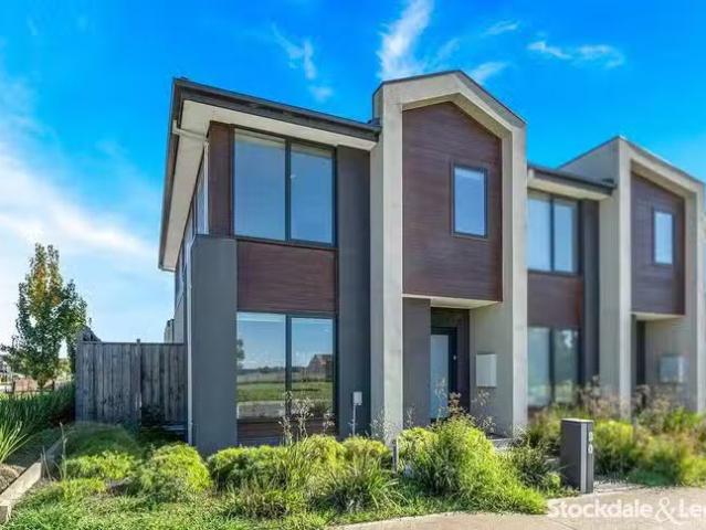 Just in! 3 BR 80 English Street, Donnybrook, VIC 3064