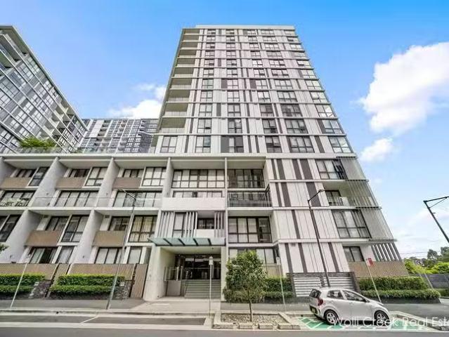 Deal! 3 BR 814/17 Chisholm Street, Wolli Creek, NSW 2205