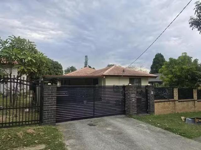 Cheap 3 BR 81 Hampton Street, Durack, QLD 4077