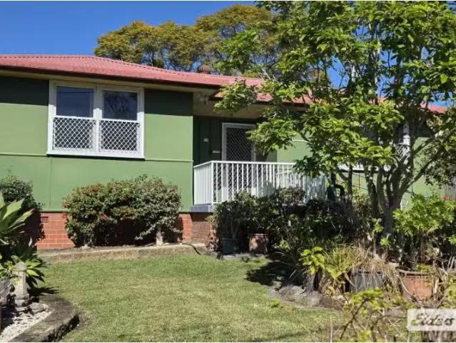 For Rent! 3 BR 8 Bushland Drive, Taree House for rent Listed.