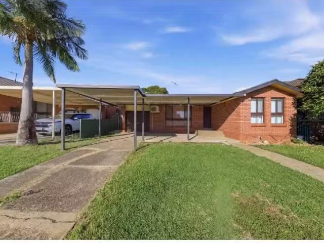 For Rent! 3 BR 8 Footscray Street, ST JOHNS PARK House for ren.