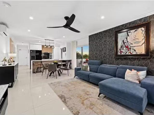 Rental! 3 BR 9/33 Birdwood Street, Coorparoo Apartment for ren.