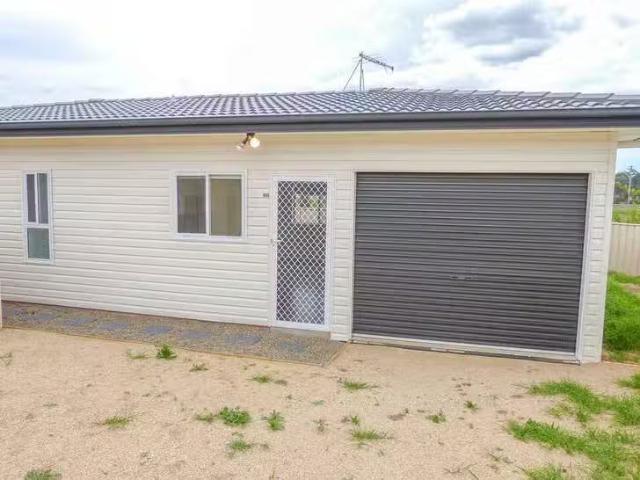Deal! 3 BR 99A Colebee Crescent, Hassall Grove, NSW 2761