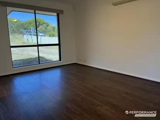 Cheap 3 BR 9 Balmain Way, Heathridge, WA 6027
