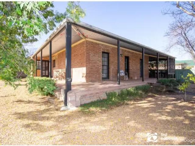 Unique 3 BR 9 Court Street, MUDGEE House for rent Listed by J.
