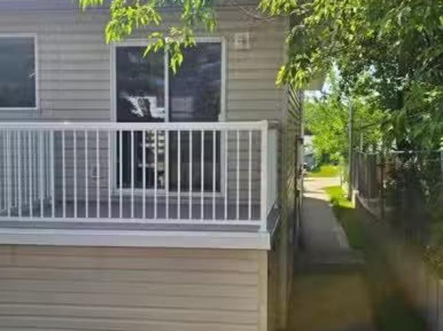 Charming 3 BR C 9318 106 Avenue, Grande Prairie, AB, T8V 1H7.