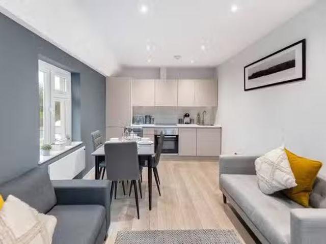 Cozy 3 BR Chelmsford Road