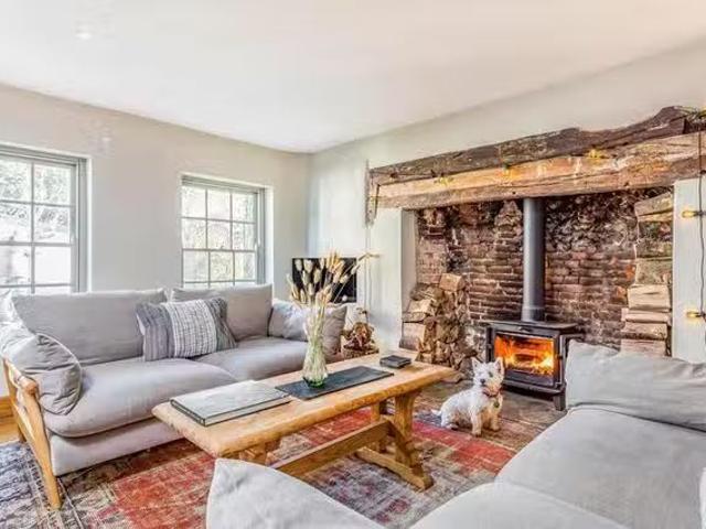 Rental! 3 BR Down Street