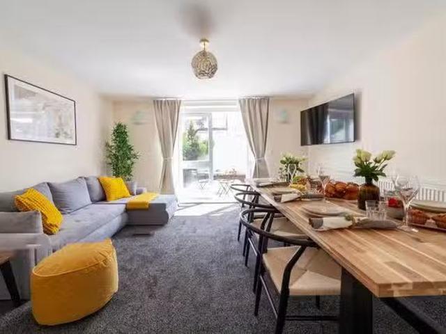 Deal! 3 BR Hughan Road