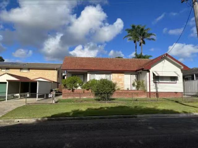 Unique 3 BR SHORTLAND House for rent Listed by For Rent of Fo.