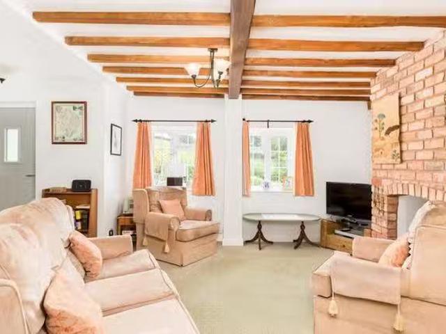 Deal! 3 BR Sutcliffe Avenue