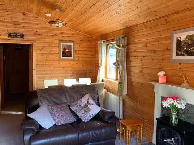 Cozy 3 BR Riverside Caravan Park