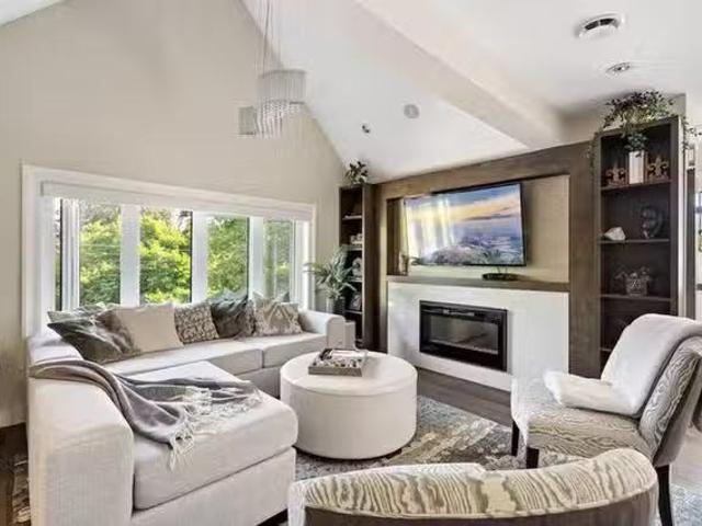 Charming 3 BR West 6th Avenue