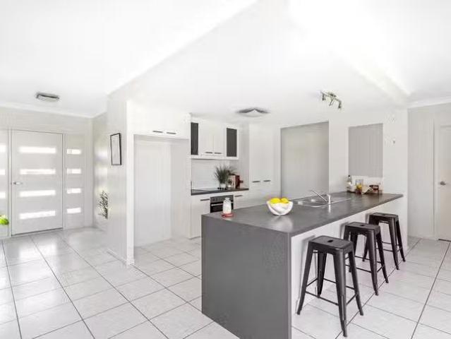 Deal! 3 Doongarra Crescent, Gracemere, QLD 4702