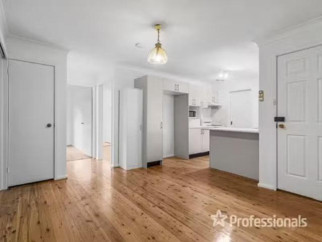 Cheap 3 Kittyhawk Crescent, Raby House for rent Listed by Mic.