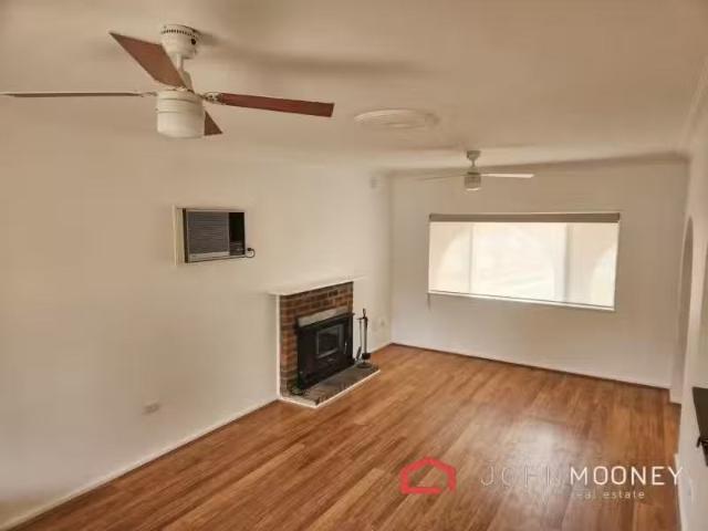 Deal! 3 Killara Avenue, Mount Austin House for rent Listed by.